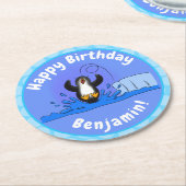 Cute happy springing pinguin cartoon illustratie ronde kartonnen onderzetter (Gebogen)