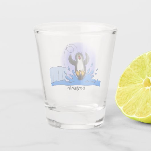 Cute happy springing pinguin cartoon illustratie shot glas (Achterkant)