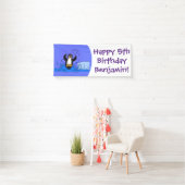 Cute happy springing pinguin cartoon illustratie spandoek (Insitu)