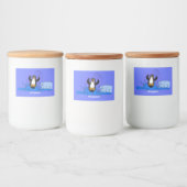 Cute happy springing pinguin cartoon illustratie voedselcontainer etiket (Flessen)