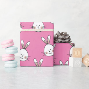 Cute Happy White Paaster Bunny op Roze Cadeaupapier