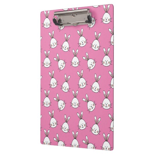 Cute Happy White Paaster Bunny op Roze Klembord (Links)