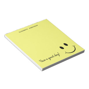 Cute Happy Yellow Face gepersonaliseerd Notitieblok