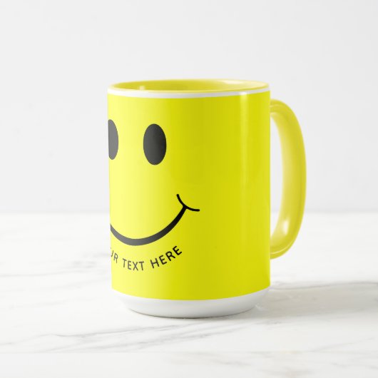 Cute Happy Yellow Face Voeg tekst toe | Onderkant Mok (Voorkant rechts)