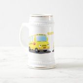 Cute happy yellow school bus cartoon bierpul (Voorkant links)