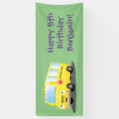 Cute happy yellow school bus cartoon spandoek (Verticaal)