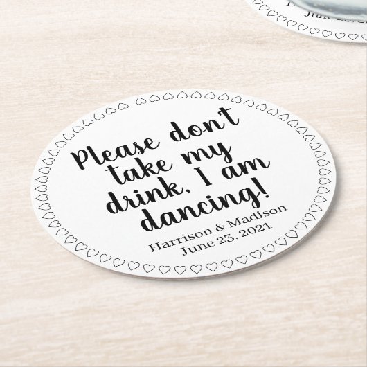 Cute harts aangepaste zwarte tekstnamen datum brui ronde kartonnen onderzetter (Gebogen)