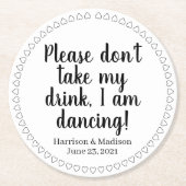 Cute harts aangepaste zwarte tekstnamen datum brui ronde kartonnen onderzetter (Voorkant)