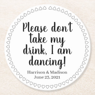 Cute harts aangepaste zwarte tekstnamen datum brui ronde kartonnen onderzetter