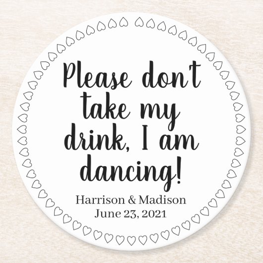 Cute harts aangepaste zwarte tekstnamen datum brui ronde kartonnen onderzetter (Voorkant)