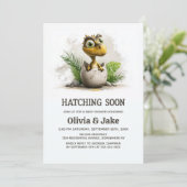 Cute Hatching Soon Dinosaur Baby Shower Invitation Kaart (Staand voorkant)