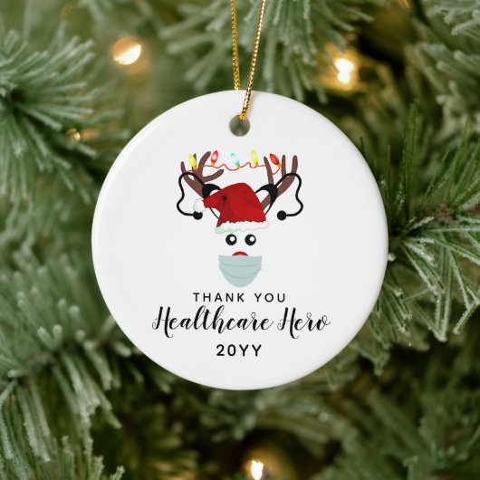 Cute Healthcare Hero Kerstreindeer Custom Keramisch Ornament (Boom)