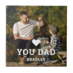 Cute HEART LIEFT U DAD Photo Names Tegeltje<br><div class="desc">Schattige HART LIEFDE JE DAD Fotonamen Decoratieve Tegels bevat je favoriete foto met de tekst "(love heart) you Dad" in modern wit script met onderstaande namen. Personaliseer door de tekst in het tekstvak te bewerken en uw eigen afbeelding toe te voegen. Perfect voor kerst-, verjaardags- en Vaderdag-cadeaus. Ontworpen door ©2024...</div>