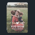 Cute HEART LIGT U MOM Moederdag Foto iPad Mini Cover<br><div class="desc">Schattige Heart Love You Mom Moederdag Foto iPad Case bevat uw favoriete foto met de tekst "(love heart) you Mom" in modern wit script met uw namen hieronder. Personaliseer door de tekst in het tekstvak te bewerken en uw eigen afbeelding toe te voegen. Ontworpen door ©2022 Evco Studio www.zazzle.com/store/evcostudio</div>