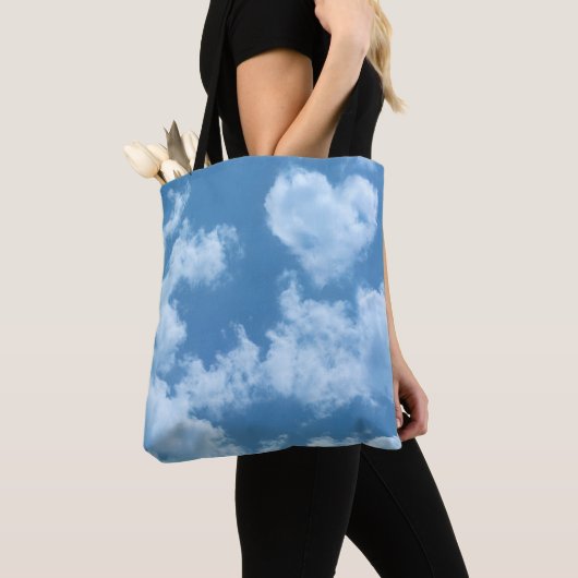 Cute Heart Shaped Cloud in Blue Sky Cheful Happy Tote Bag (Dichtbij)