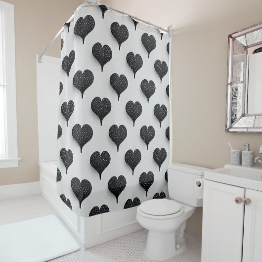 Cute Hearts Pattern in Chic Black en White Douchegordijn (In situ)