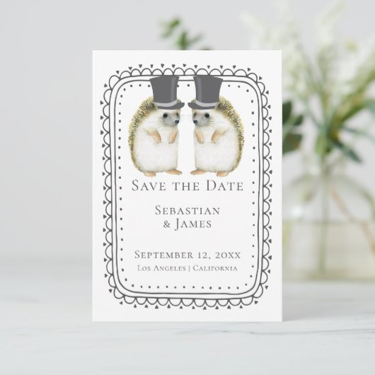 Cute hedégel Gay Couple Wedding Save the Date (Staand voorkant)