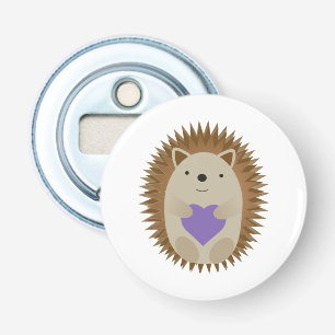Cute Hedg Holiding a Paarse Heart Button Flesopener