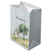 Cute Hedgehog Meadow with Tree Birthday Medium Cadeauzakje (Voorkant Gekanteld)