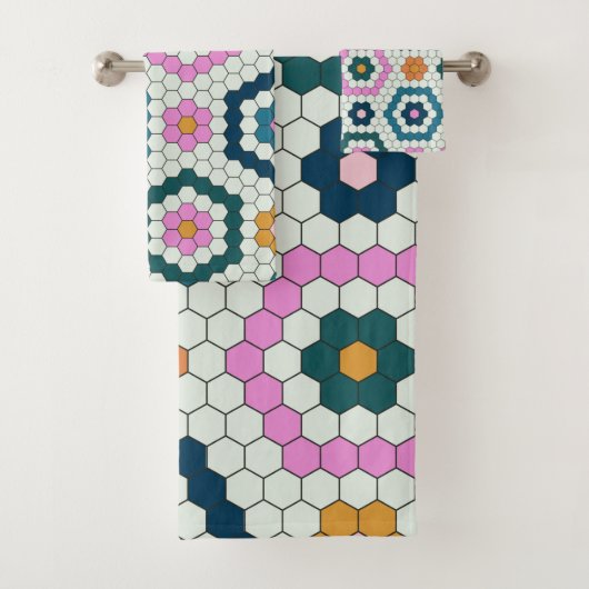 Cute Hexagon Shapes Tegel Pattern Retro Blauwgroen Bad Handdoek (Insitu)