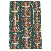 Cute Highland Cow Christmas Trees Hot Cocoa Cozy Medium Cadeauzakje (Voorkant)