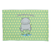 Cute hippo cartoon illustratie op groen kussensloop (Voorkant)