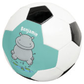 Cute hippo springende cartoon illustratie voetbal (Drie kwart)