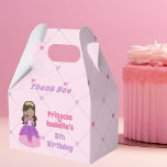 Cute Hispanic Princess Girl Pink Birthday Party Bedankdoosjes<br><div class="desc">Deze schattige roze prinses verjaardagsfeestje is voorzien van een  hispanisch klein meisje met een mooie roze kogeljurk. Geef dit leuke kindercadeau een persoonlijk tintje met de naam en leeftijd van je kind in een mooi paars tussen het leuke hartpatroon.</div>