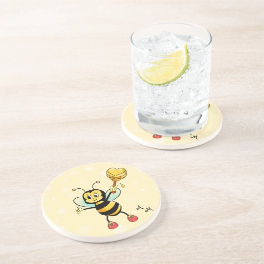 Cute Honey Bee & Monogram on Light Yellow Zandsteen Onderzetter (Zijkant)