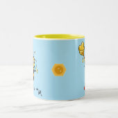 Cute Honey Bee with Heart & Monogram on Light Blue Tweekleurige Koffiemok (Center)