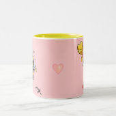 Cute Honey Bee with Heart & Monogram on Light Pink Tweekleurige Koffiemok (Center)