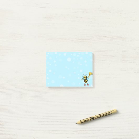 Cute Honey Bumblebee op Light Blue Post-it Notes (Op bureau)