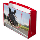 Cute Horse Kauwend op een Fence Post Groot Cadeauzakje (Achterkant Gekanteld)