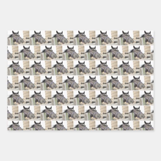 Cute Horse Kauwend op een Fence Post Inpakpapier Vel (Voorkant)