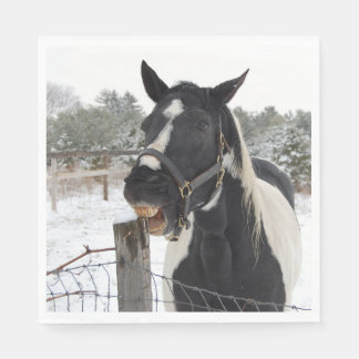 Cute Horse Kauwend op een Fence Post Servet