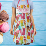 Cute Ice Cream Cone Popsiche Custom Text Apron Schort<br><div class="desc">Vun-platform met een patroon van ijskegels en popsikels en twee regels aangepaste tekst. Voeg de naam van een persoon toe, de naam van de restaurant- of ijswinkel of verwijder de tekst en de rechthoek en gebruik gewoon het patroon. Ideaal voor verjaardagsfeestjes, café-eigenaars, knappende chef-koks, gastschenkingen of iedereen die van ijs...</div>