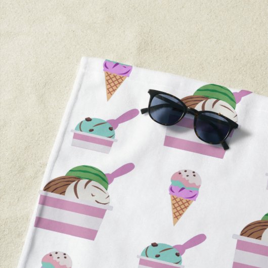 Cute Ice Cream Summer Pattern Monogram Strandlaken (In situ)