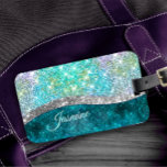 Cute iridescent turquoise faux glitter monogram bagagelabel<br><div class="desc">kiezelvormig en elegant girly Silver en irdescent faux glitter in eenhoorn, regenboog, blauwgroen, aqua, turquoise en groene kleuren voor trendbarige en kunstliefhebbende heuptrendsetter. Dit stijlvolle, stijlvolle design is geweldig voor meisjes die genieten van klare, dunne design. Show van uw persoonlijke stijl, stijlvol, stijlvol, stijlvol en stijlvol met een uniek ontwerp...</div>