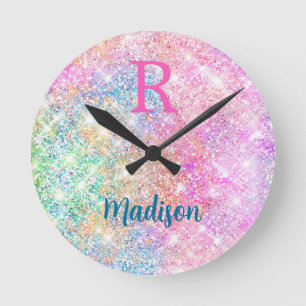 Cute iridescent unicorn roze faux glitter monogram ronde klok