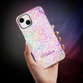 Cute iriserende dierprint glinsterend monogram hoe iPhone 15 case