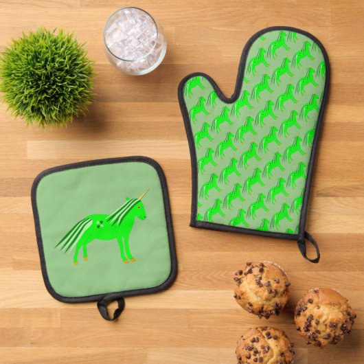 Cute Irish Green en Gold Unicorn Ovenwant & Pannenlap Set (Top down)