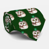 Cute Irish Owl met een Shamrock op zijn Pet Stropdas (Opgerold)