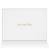 Cute japaneses akita onder beddekens (Binnen Horizontaal (Boven))