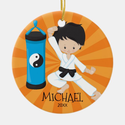 Cute Karate Boy Persoonlijk kerstversiering Keramisch Ornament (Voorkant)