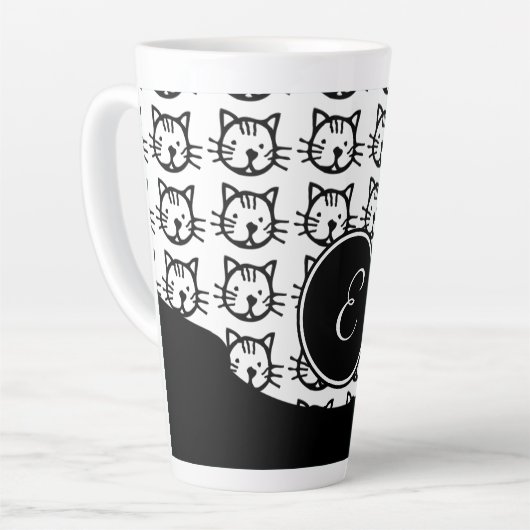 Cute Kat (zwart, wit en roze) Latte Mok (Linkerhoek)