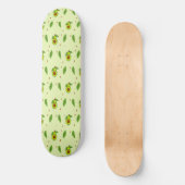 Cute kawaii avocado on green persoonlijk skateboard (Voorkant)