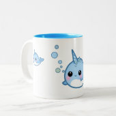 Cute kawaii baby narwhal tweekleurige koffiemok (Voorkant links)