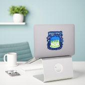 Cute Kawaii Cake Sticker (Laptop op bureau)