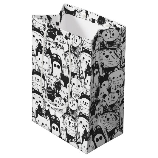Cute Kawaii Dier Doodle Patroon (1) Medium Cadeauzakje (Voorkant Gekanteld)