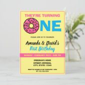 Cute Kawaii Donut Yellow Joint Twin 1st Birthday Kaart (Staand voorkant)